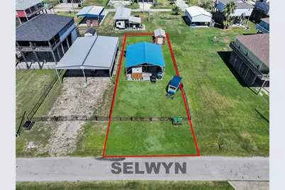 852 S Selwyn, Crystal Beach, TX 77650 - Photo 3