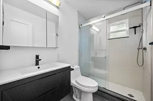 4618 McKinney St, Houston, TX 77023 - Photo 9