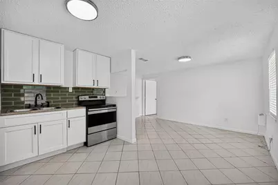 6910 Bintliff Boulevard #B, Houston, TX 77074 - Photo 5