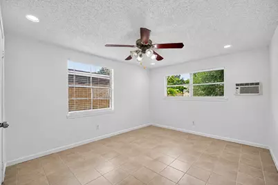 6910 Bintliff Boulevard #B, Houston, TX 77074 - Photo 11