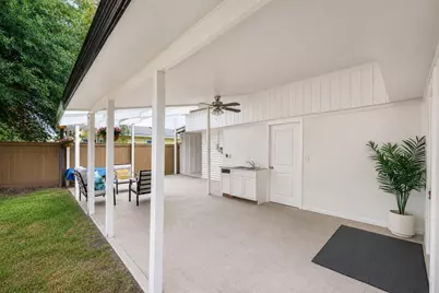 6910 Bintliff Boulevard #B, Houston, TX 77074 - Photo 19