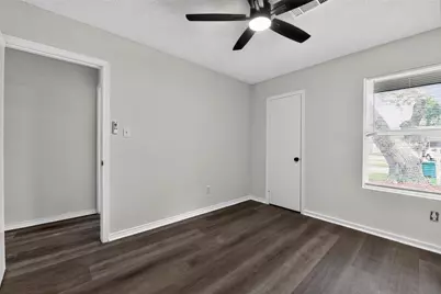 3318 Ripplebrook Drive, Houston, TX 77045 - Photo 23