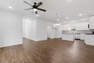 2803 Topiary Ln, Houston, TX 77014 - Photo 11