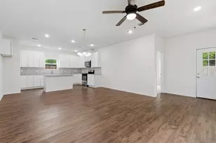 2803 Topiary Ln, Houston, TX 77014 - Photo 9