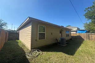 2422 Fallen Pine Ln, Houston, TX 77088 - Photo 19