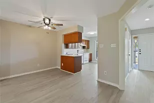 200 Panorama Dr, Conroe, TX 77304 - Photo 9