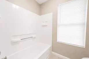 7902 Bowen St, Houston, TX 77051 - Photo 15