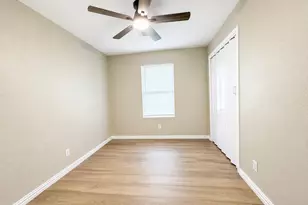 7902 Bowen St, Houston, TX 77051 - Photo 17