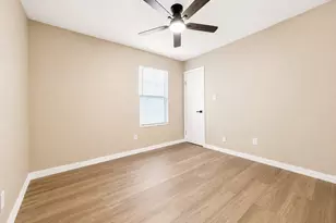 7902 Bowen St, Houston, TX 77051 - Photo 13