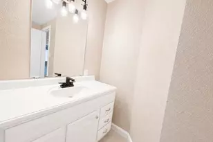 7902 Bowen St, Houston, TX 77051 - Photo 13