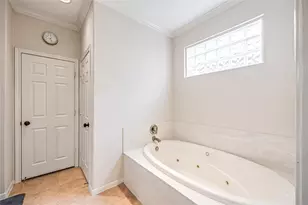 659 Chateau Woods Pkwy Dr, Conroe, TX 77385 - Photo 19