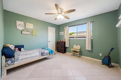 9314 Vickijohn Drive, Houston, TX 77031 - Photo 11