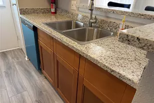 7575 Cambridge St, Houston, TX 77054 - Photo 13