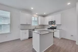 339 Lippizan Dr, Alvin, TX 77511 - Photo 5
