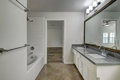 7042 Plum Creek Terrace Lane, Houston, TX 77087 - Photo 25