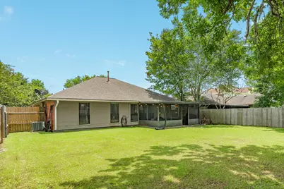 112 Papaya Street, Lake Jackson, TX 77566 - Photo 23