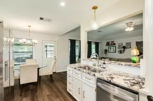 112 Papaya St, Lake Jackson, TX 77566 - Photo 13