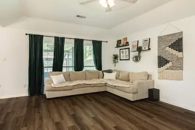 112 Papaya Street, Lake Jackson, TX 77566 - Photo 7