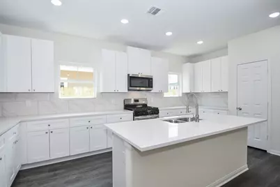 2811 Pine Estate Lane, Houston, TX 77014 - Photo 9