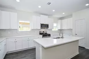 2811 Pne Est Ln, Houston, TX 77014 - Photo 9