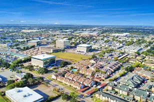 9350 Country Creek Dr, Houston, TX 77036 - Photo 3