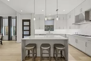 2114 McDuffie St, Houston, TX 77019 - Photo 7