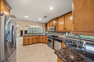 901 Longmire Rd, Conroe, TX 77304 - Photo 17