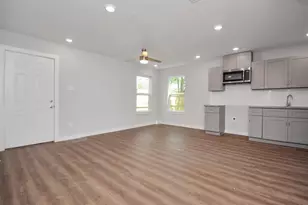 7413 Shotwell St, Houston, TX 77028 - Photo 3