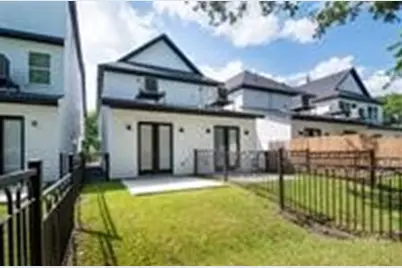 3225 Real Street #A/B, Houston, TX 77087 - Photo 9