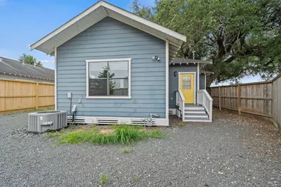 4734 Bell Street, Houston, TX 77023 - Photo 9