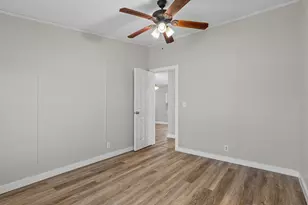 183 Altamira Ave, Elgin, TX 78621 - Photo 27