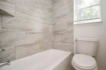 17058 Gleneagle Drive S, Conroe, TX 77385 - Photo 17