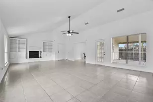 17058 Gleneagle Dr S, Conroe, TX 77385 - Photo 7