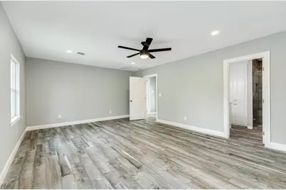 300 N Shanks Street, Clute, TX 77531 - Photo 17