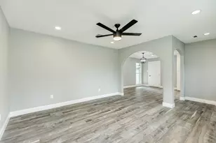 300 N Shanks St, Clute, TX 77531 - Photo 11