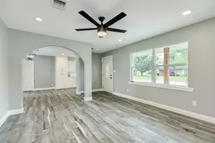 300 N Shanks St, Clute, TX 77531 - Photo 3