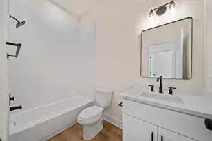 234 E 39th St, Houston, TX 77018 - Photo 9