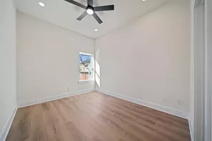 234 E 39th St, Houston, TX 77018 - Photo 17