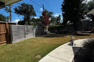 854 T C Jester Blvd, Houston, TX 77008 - Photo 27