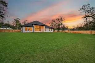 359 Louvenia Ct, Pinehurst, TX 77362 - Photo 41