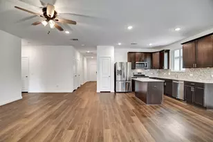 315 Appaloosa Dr, Alvin, TX 77511 - Photo 9