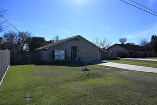 1220 Fairground Ln, Angleton, TX 77515 - Photo 3
