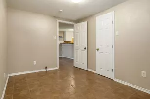 6113 Ave Q 1/2, Galveston, TX 77551 - Photo 9
