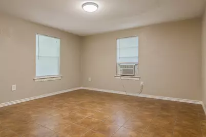 6113 Avenue Q 1/2, Galveston, TX 77551 - Photo 9