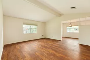 8407 Tavenor Ln, Houston, TX 77075 - Photo 13