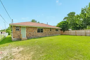 8407 Tavenor Ln, Houston, TX 77075 - Photo 23