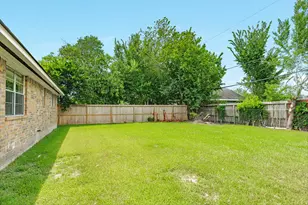 8407 Tavenor Ln, Houston, TX 77075 - Photo 3