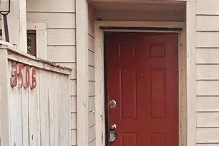 9506 Pagewood Ln, Houston, TX 77063 - Photo 11