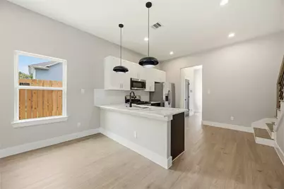 110 Frawley Street #A/B, Houston, TX 77009 - Photo 7