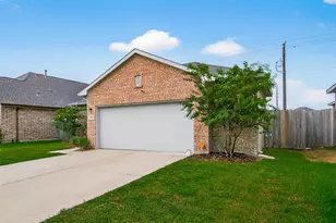 4703 Painted Bunting Ln, Baytown, TX 77521 - Photo 5